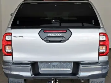 TOYOTA Hilux 2.8 D-4D Invincible  CarPlay  HardTop  AHK