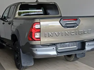 TOYOTA Hilux 2.8 D-4D Invincible 4x4 ACC SR Allterrain