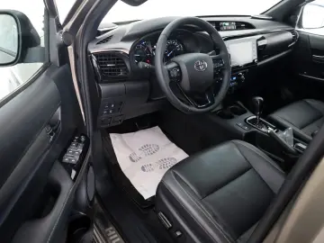 TOYOTA Hilux 2.8 D-4D Invincible 4x4 ACC SR Allterrain