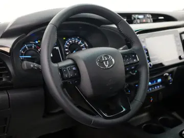 TOYOTA Hilux 2.8 D-4D Invincible 4x4 ACC SR Allterrain