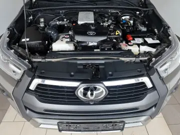 TOYOTA Hilux 2.8 D-4D Invincible 4x4 ACC SR Allterrain