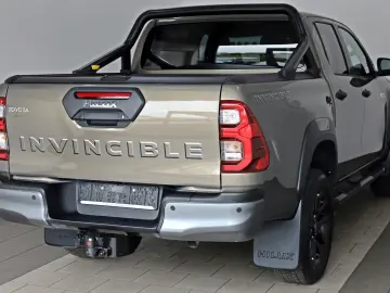 TOYOTA Hilux 2.8 D-4D Invincible Rollbügel  Rollo   AHK