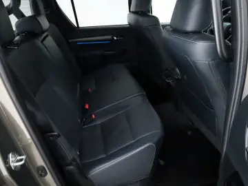 TOYOTA Hilux 2.8 D-4D Invincible Rollbügel  Rollo   AHK