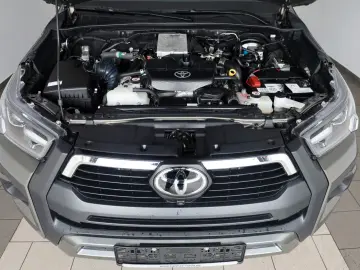 TOYOTA Hilux 2.8 D-4D Invincible Rollbügel  Rollo   AHK