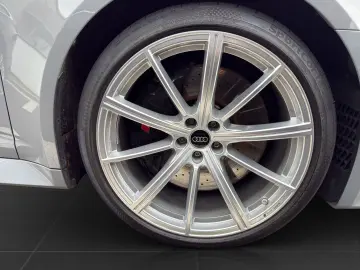 AUDI RS6 Avant TFSI
