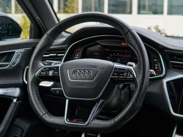 AUDI RS6 Avant