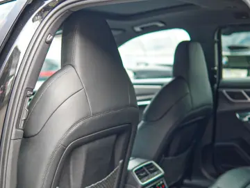 AUDI RS6 Avant