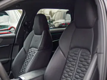 AUDI RS6 Avant