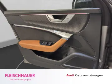 AUDI RS6 Avant 4.0 TFSI quattro