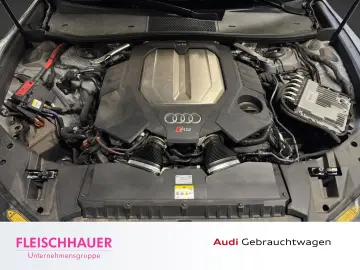 AUDI RS6 Avant 4.0 TFSI quattro