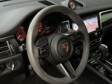PORSCHE Macan GTS Burmester PASM Sportsitze PANO