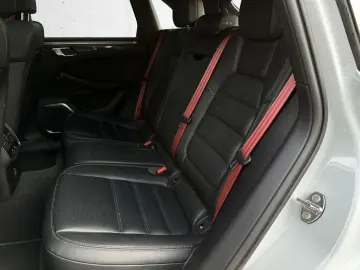 PORSCHE Macan GTS Burmester PASM Sportsitze PANO