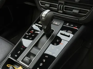 PORSCHE Macan GTS Burmester PASM Sportsitze PANO