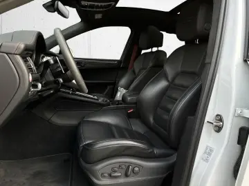 PORSCHE Macan GTS Burmester PASM Sportsitze PANO