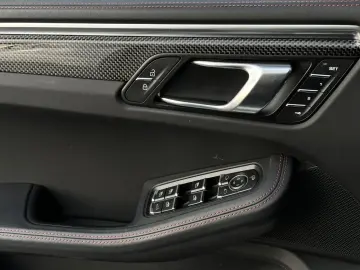PORSCHE Macan GTS Burmester PASM Sportsitze PANO