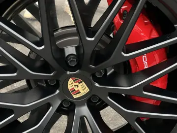 PORSCHE Macan GTS Burmester PASM Sportsitze PANO