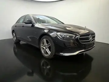 MERCEDES-BENZ E 300 e Limo AVANTGARDE