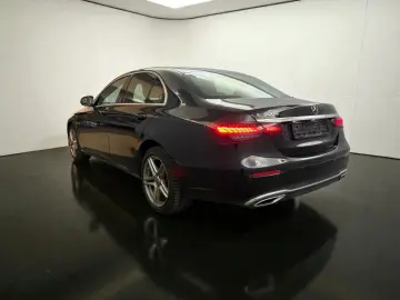 MERCEDES-BENZ E 300 e Limo AVANTGARDE