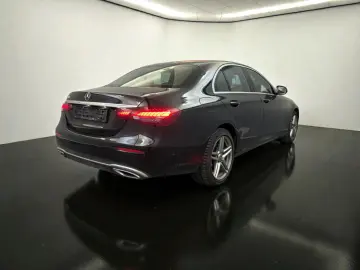 MERCEDES-BENZ E 300 e Limo AVANTGARDE