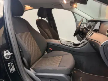 MERCEDES-BENZ E 300 e Limo AVANTGARDE