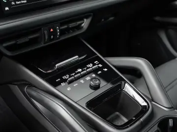 Porsche Cayenne Black Edition InnoDrive Head-Up
