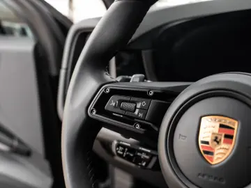 Porsche Cayenne Black Edition InnoDrive Head-Up