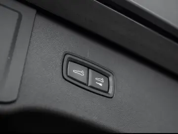 Porsche Cayenne Black Edition InnoDrive Head-Up