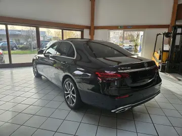 MERCEDES-BENZ E 300 de Avantgarde