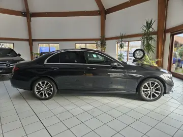 MERCEDES-BENZ E 300 de Avantgarde