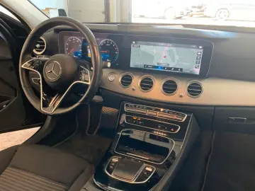 MERCEDES-BENZ E 300 E Lim. Avantgarde