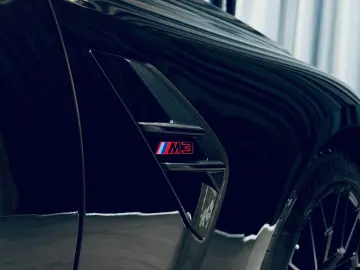 BMW CS BLACK ON BLACK GARANTIE 10 2027