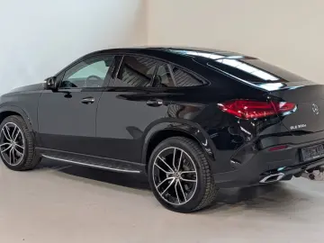 MERCEDES-BENZ GLE 300 d 4Matic Coupe AMG-MB100-AHK-PANO-DSTR