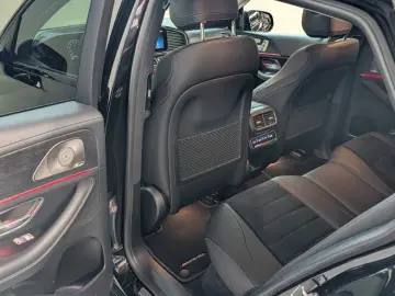MERCEDES-BENZ GLE 300 d 4Matic Coupe AMG-MB100-AHK-PANO-DSTR