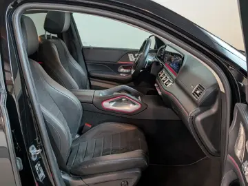 MERCEDES-BENZ GLE 300 d 4Matic Coupe AMG-MB100-AHK-PANO-DSTR
