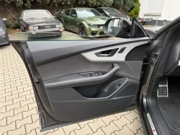 AUDI Q8 50 3.0 TDI quattro·Business-Paket·S-Line
