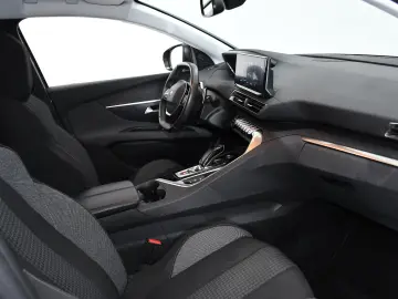 Peugeot 3008 1.5 BlueHDI S&S EAT8 Active