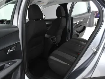 Peugeot 3008 1.5 BlueHDI S&S EAT8 Active
