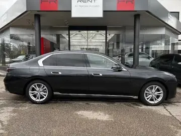 BMW 740d xDrive Autobahnassist Stand Heating.  Iconic