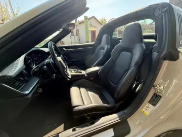 PORSCHE 992 Targa 4 Cabrio 1.Hand Sport AGA 360  Matrix