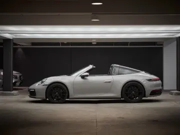 PORSCHE 992 Targa 4S
