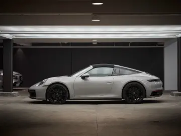 PORSCHE 992 Targa 4S