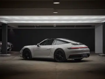 PORSCHE 992 Targa 4S
