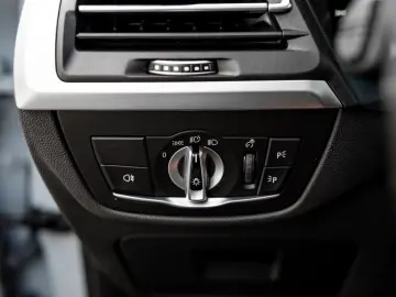 BMW X4 M40 I LASER  PANO  HUD  360CAM  HK