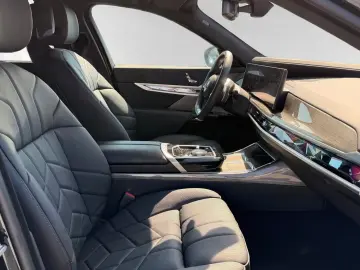 BMW 750 e xDrive