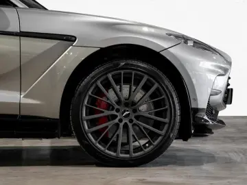 ASTON MARTIN DBX 707 Aston Martin Hamburg