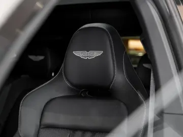 ASTON MARTIN DBX 707 Aston Martin Hamburg