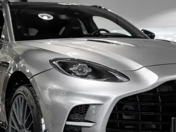 ASTON MARTIN DBX 707 Aston Martin Hamburg