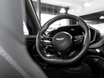 ASTON MARTIN DBX 707 Aston Martin Hamburg