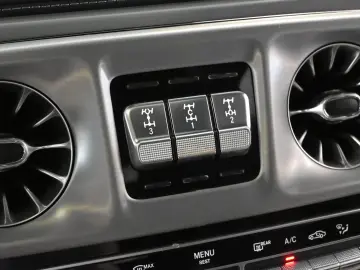 MERCEDES-BENZ G 400 d AMG-Line  PANO MASSAGE AHK 360…