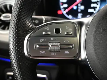 MERCEDES-BENZ G 400 d AMG-Line  PANO MASSAGE AHK 360…